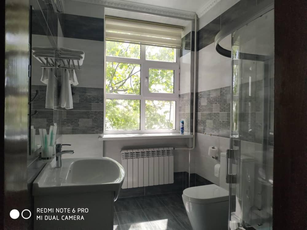 Kok-Art Hotel Jalal-Abad Eksteriør billede